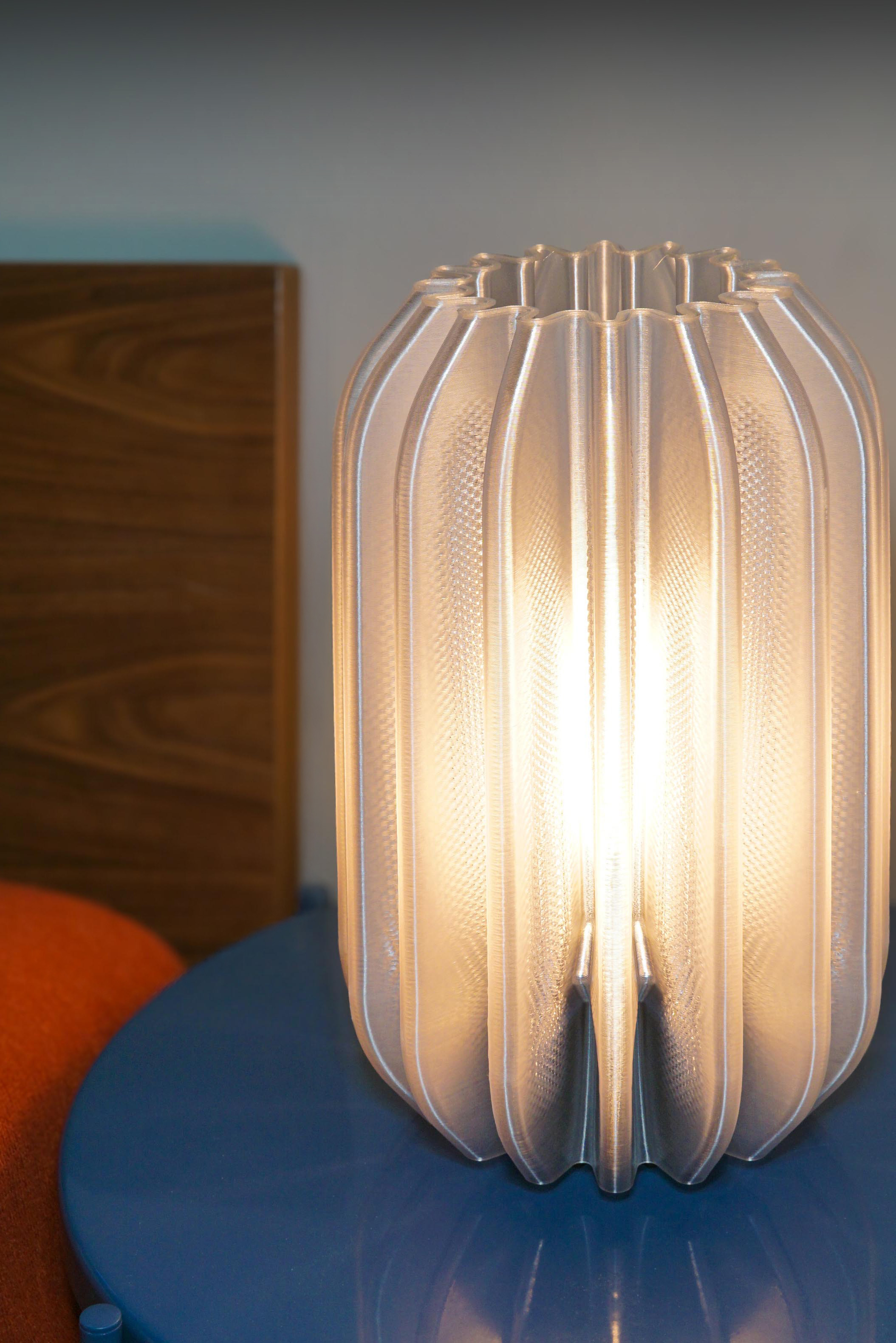 Detroit Table Lamp B lit